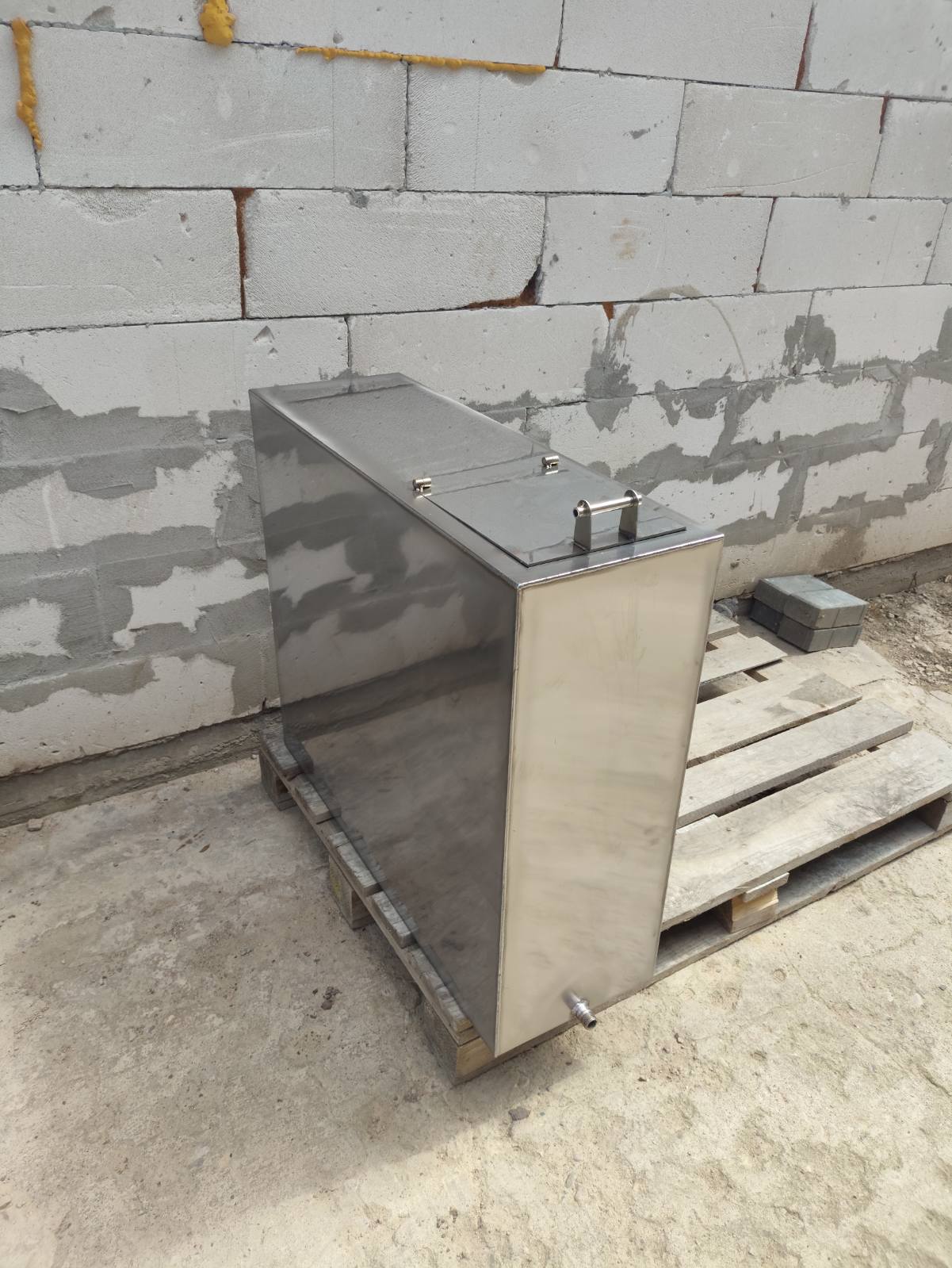 изображение_viber_2024-07-01_20-07-07-745 бак объёмом 151 литр, нержавеющая сталь, толщина стали 2 мм